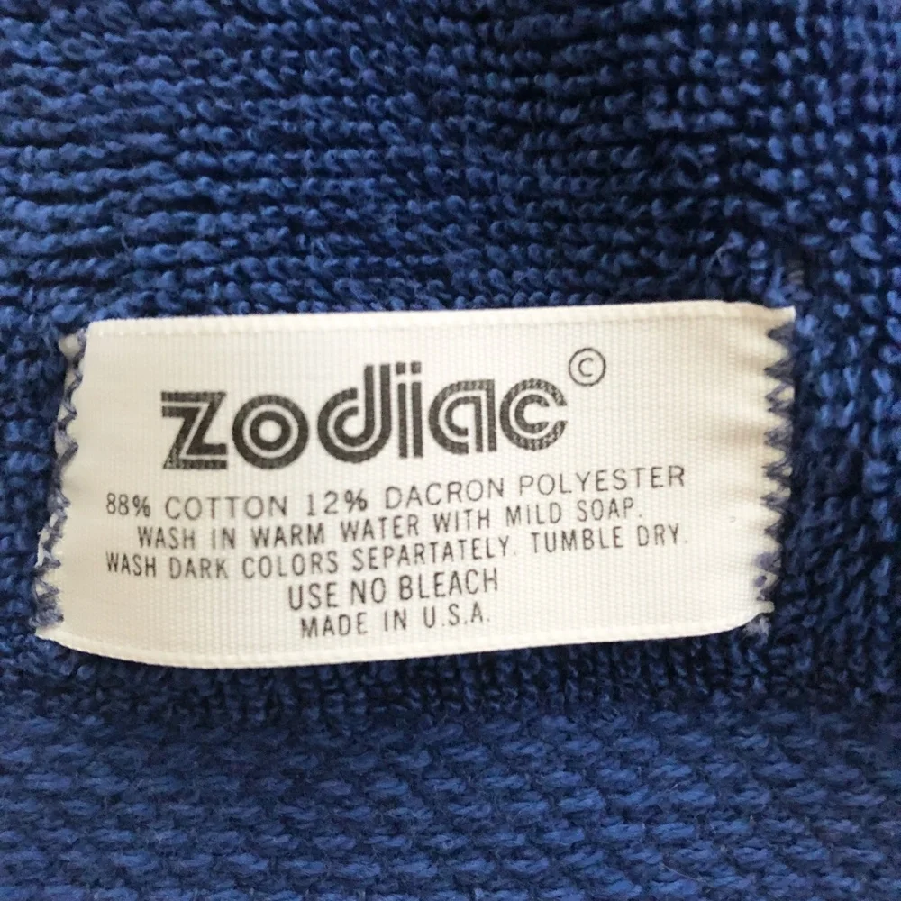 VTG Martex Zodiac 2 Bath Towels Blue w Damask Border Landscape Country Scene
